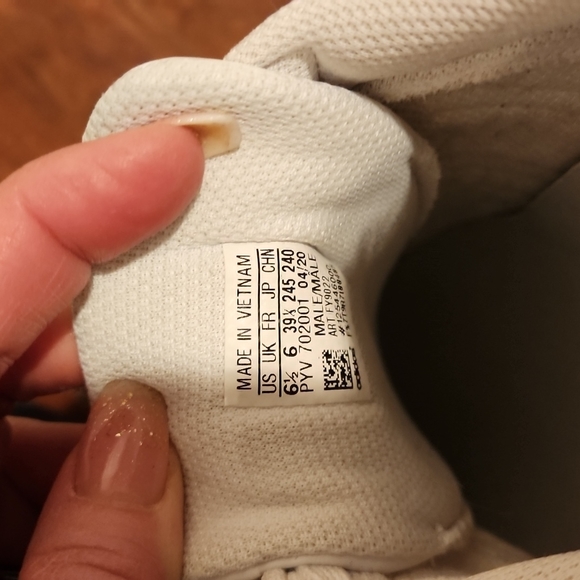 EUC adidas love unites superstar pride 2020 design - Picture 7 of 7